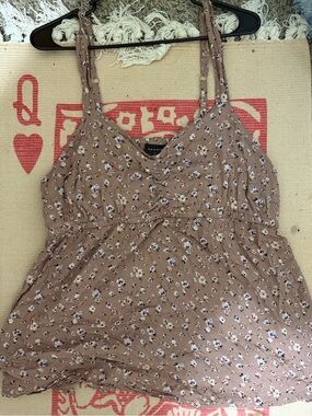 torrid tan floral v-neck camisole with adjustable straps